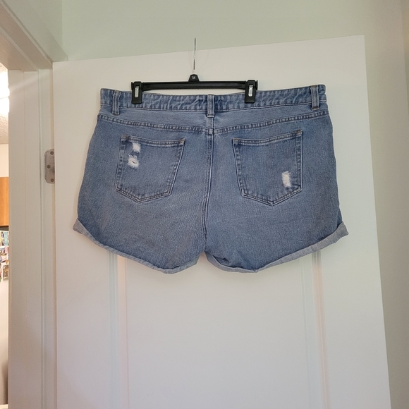 Plus Size Shorts - Picture 4 of 5